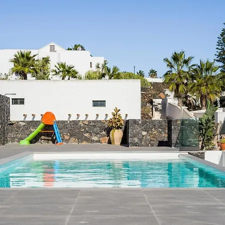 Con Piscina En Apartamento