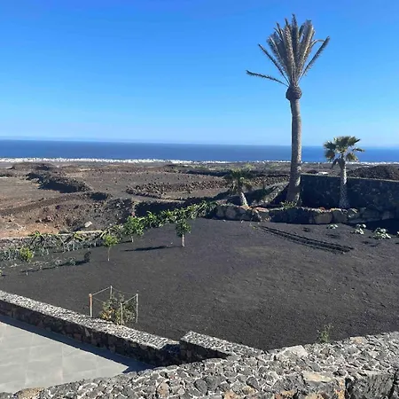 Apartamento Con Piscina En *